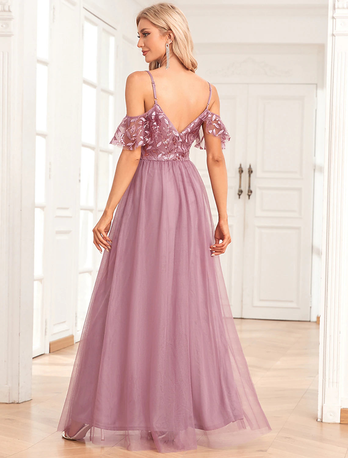 wholesale  A-Line Evening Gown Elegant Dress Evening Party Party Wear Floor Length Sleeveless Spaghetti Strap Bridesmaid Dress Tulle V Back with Sequin Embroidery