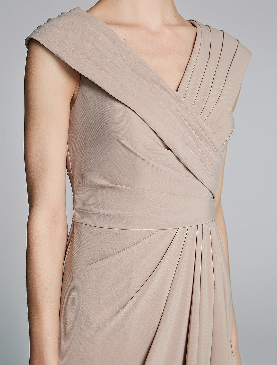 wholesale  Sheath / Column Mother of the Bride Dress Elegant V Neck Floor Length Jersey Short Sleeve with Pleats