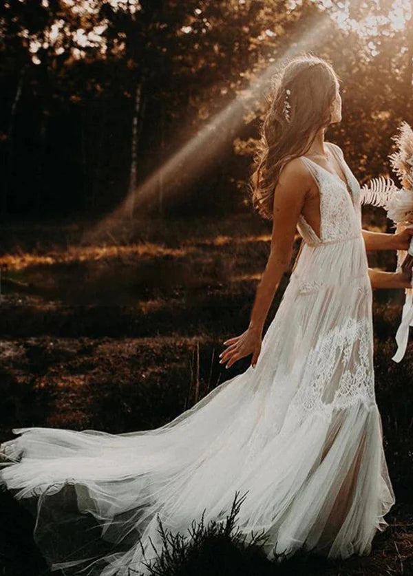 Wholesa Bohemian V-Neck Backless Romantic Dreamy Bridal Gowns Wedding Dresses