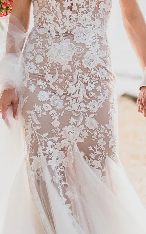 Wholesa Boho Mermaid Vintage Beach V-neck Wedding Dress with Lace Appliques