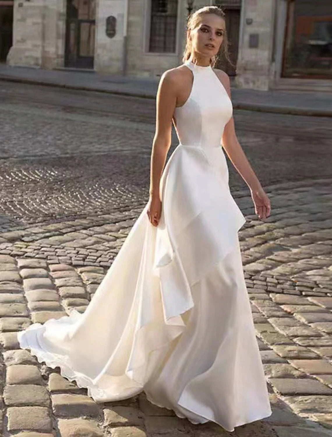 wholesale  Reception Open Back Casual Wedding Dresses A-Line Halter Sleeveless Court Train Satin Bridal Gowns With Solid Color Summer Fall Wedding Party