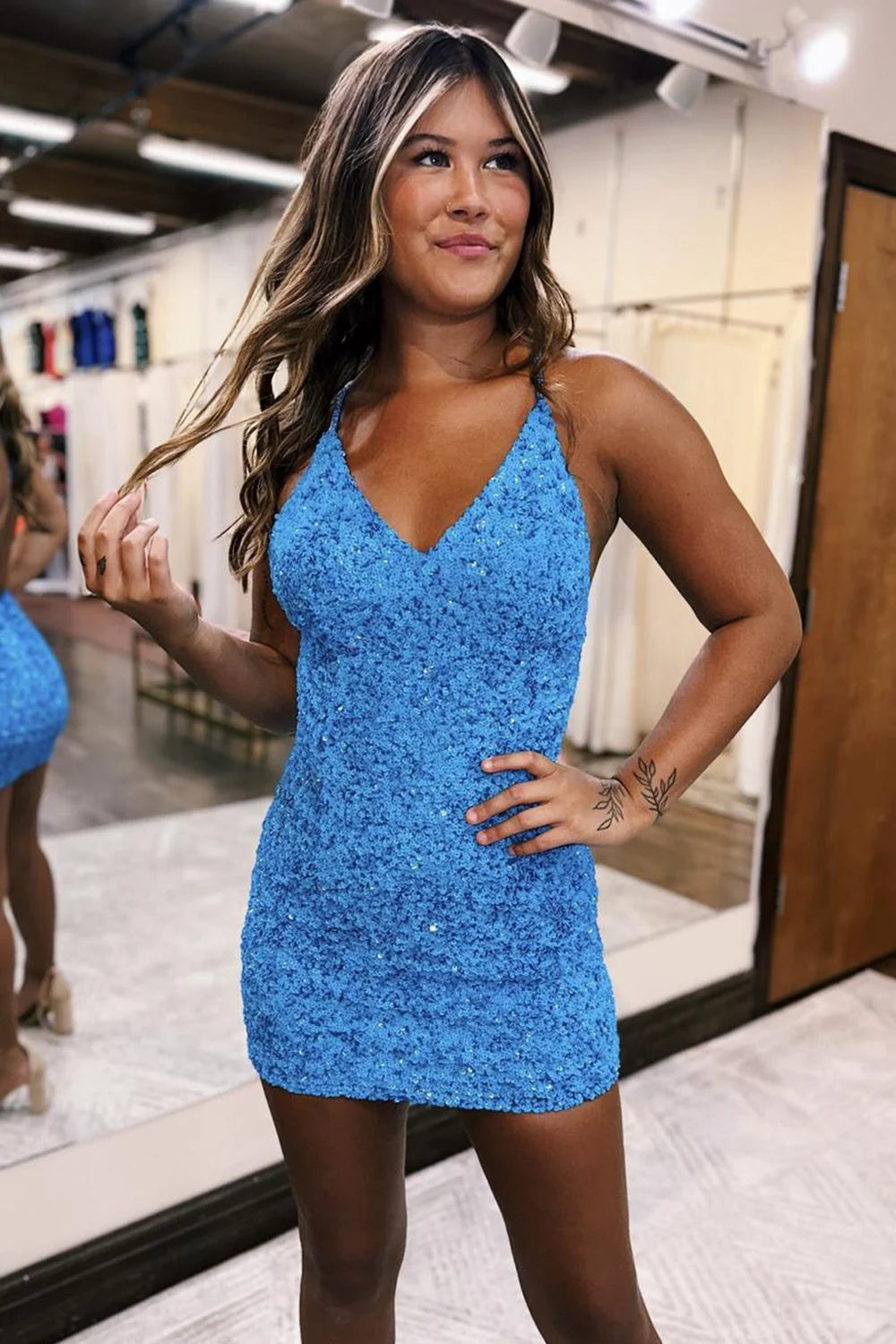 Wholesa Sparkly Sequins Halter Bodycon Short Prom Dress Homecoming Dresses