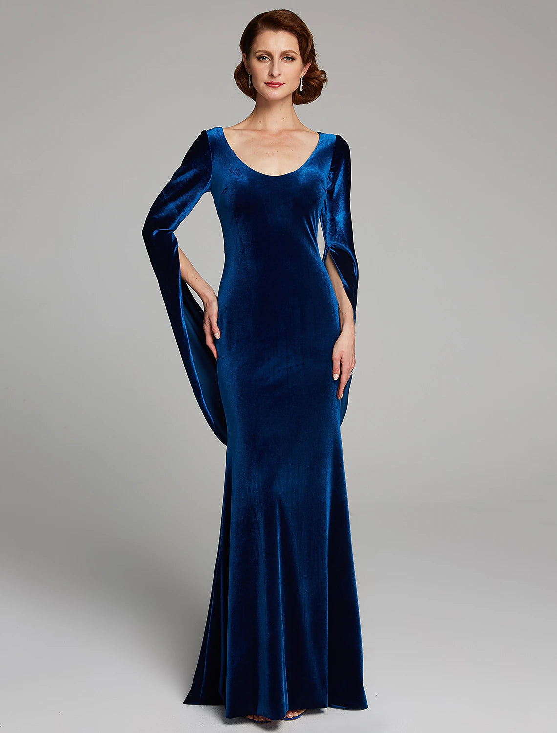 wholesale  Mermaid / Trumpet Mother of the Bride Dress Vintage Plus Size Sexy Scoop Neck Sweep / Brush Train Velvet Long Sleeve with Pleats
