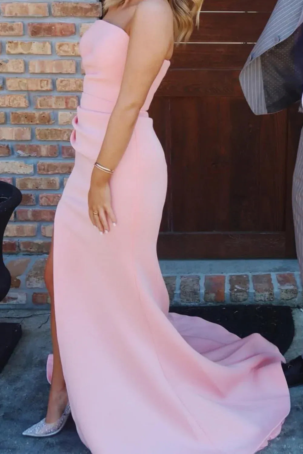 Chic Strapless Pleated Waist High-Slit Mermaid Prom Dress
