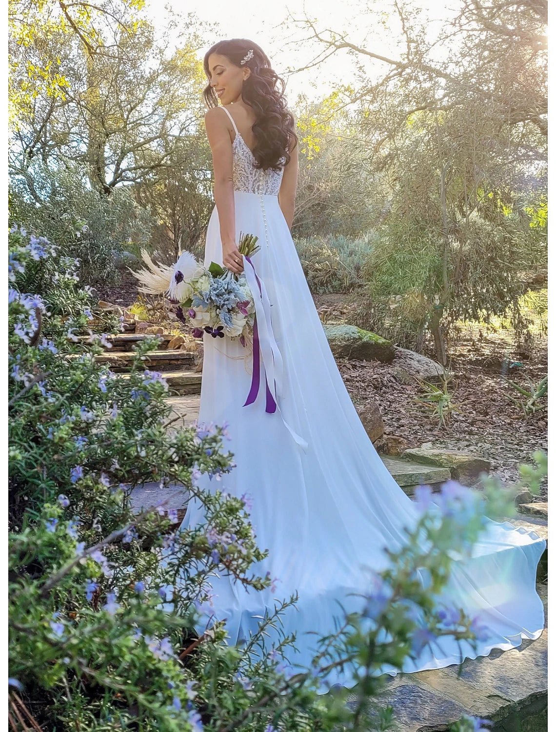 wholesale  Beach Open Back Boho Wedding Dresses A-Line Camisole V Neck Spaghetti Strap Chapel Train Chiffon Bridal Gowns With Appliques Solid Color