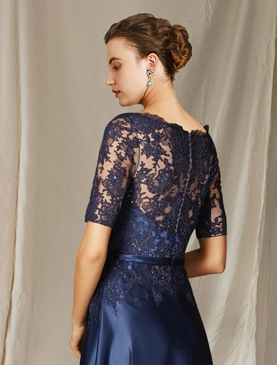 wholesale   A-Line Mother of the Bride Dress Plus Size Elegant Jewel Neck Floor Length Lace Charmeuse Short Sleeve with Bow(s) Appliques