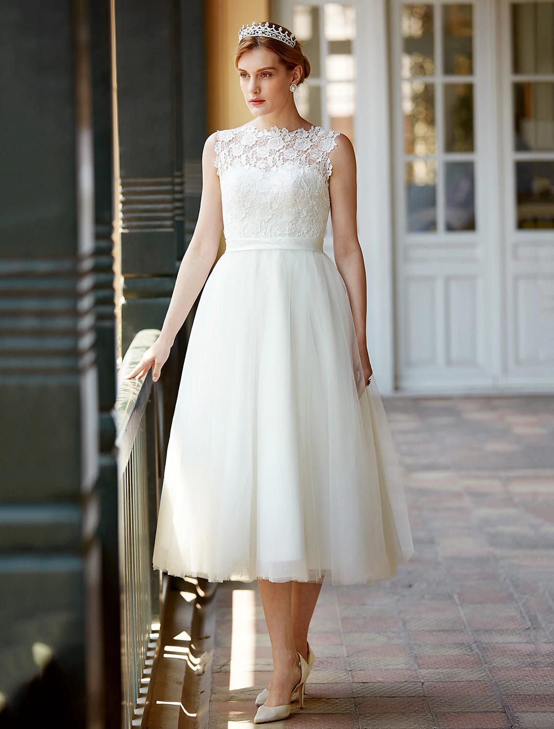 wholesale  Reception Little White Dresses Wedding Dresses A-Line Illusion Neck Sleeveless Tea Length Lace Bridal Gowns With Sashes / Ribbons Buttons