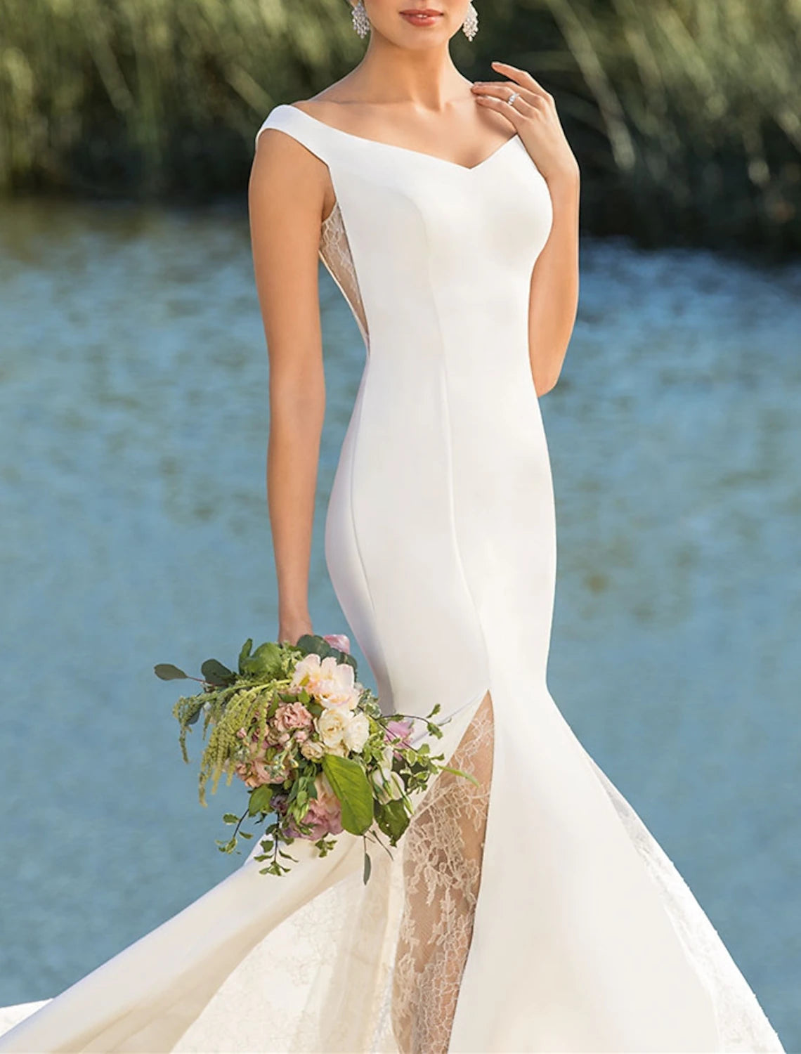 Wholesa Beach Casual Wedding Dresses Mermaid / Trumpet Off Shoulder Cap Sleeve Court Train Lace Bridal Gowns With Appliques Solid Color