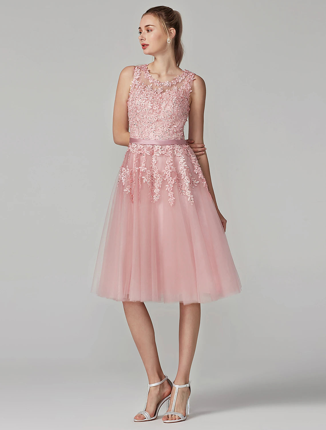 Wholesa A-Line Cute Dress Cocktail Party Prom Knee Length Sleeveless Illusion Neck Tulle Over Lace with Beading Appliques