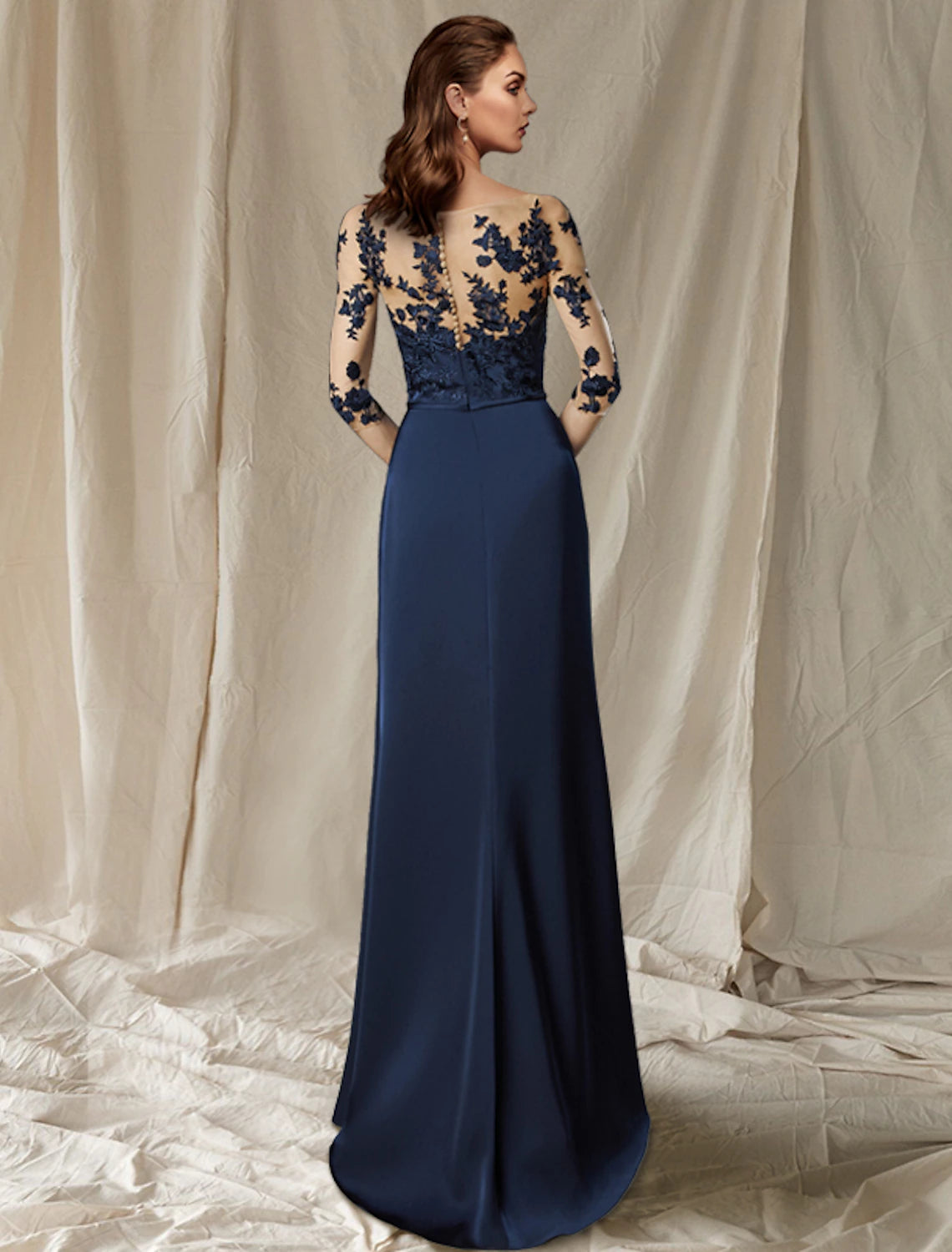wholesale   Sheath / Column Mother of the Bride Dress Wedding Guest Plus Size Elegant Jewel Neck Sweep / Brush Train Chiffon Half Sleeve with Appliques Fall