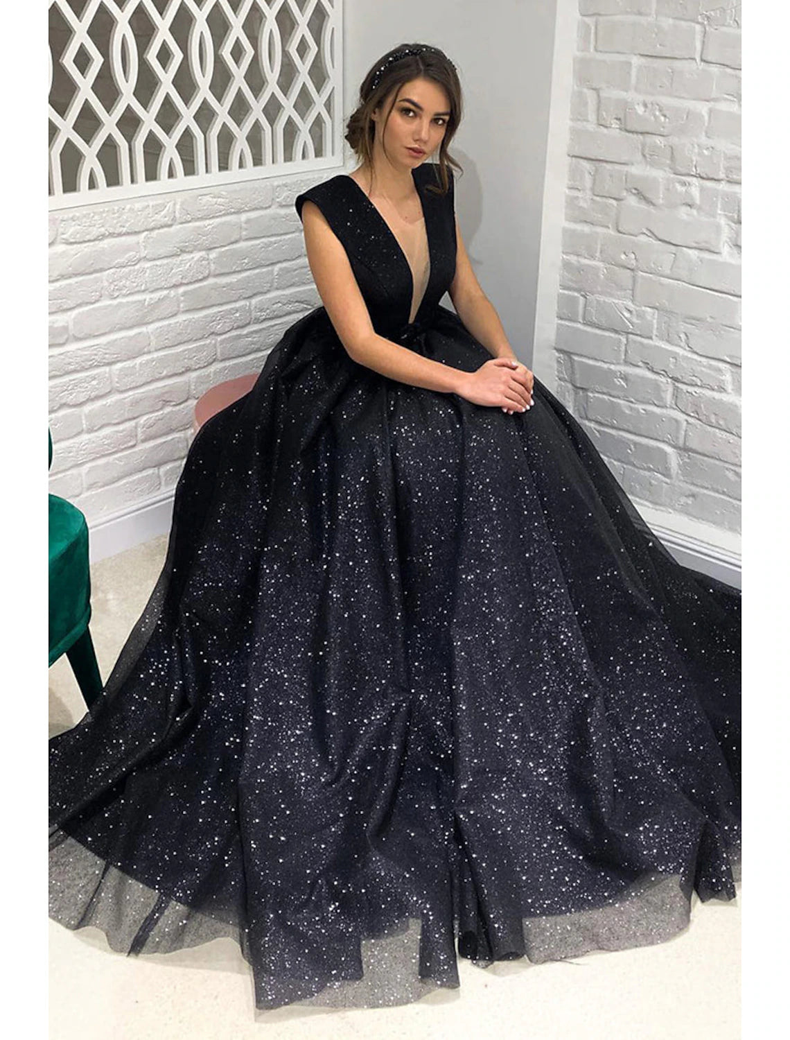 wholesale  Ball Gown A-Line Prom Dresses Sparkle & Shine Dress Formal Prom Sweep / Brush Train Sleeveless V Neck Wednesday Addams Family Tulle Backless with Pleats