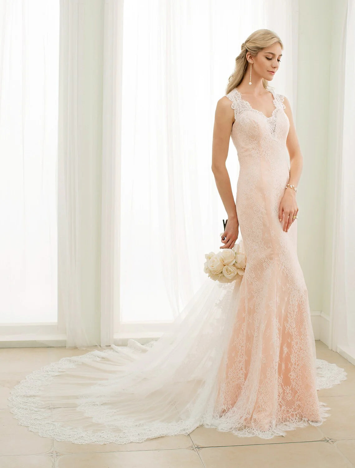Wholesa Hall Wedding Dresses Mermaid / Trumpet Plunging Neck Sleeveless Chapel Train Lace Bridal Gowns With Buttons Appliques