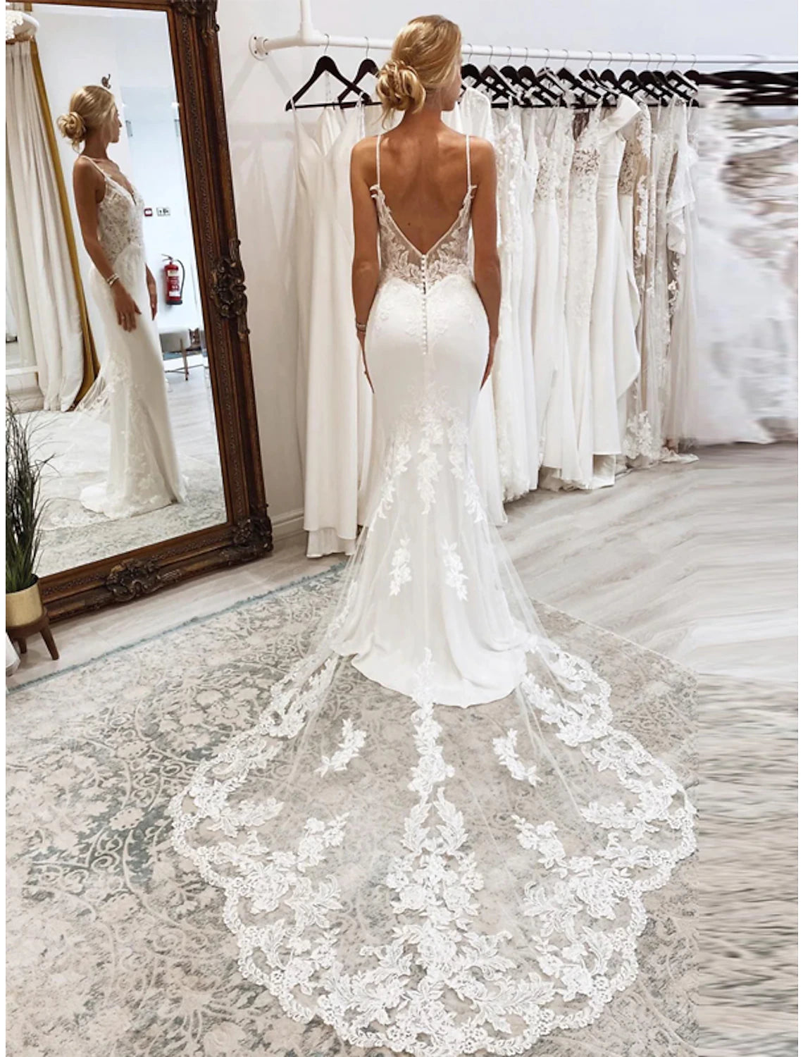 wholesale  Reception Formal Wedding Dresses Mermaid / Trumpet Camisole Sleeveless Court Train Tulle Bridal Suits Bridal Gowns With Appliques