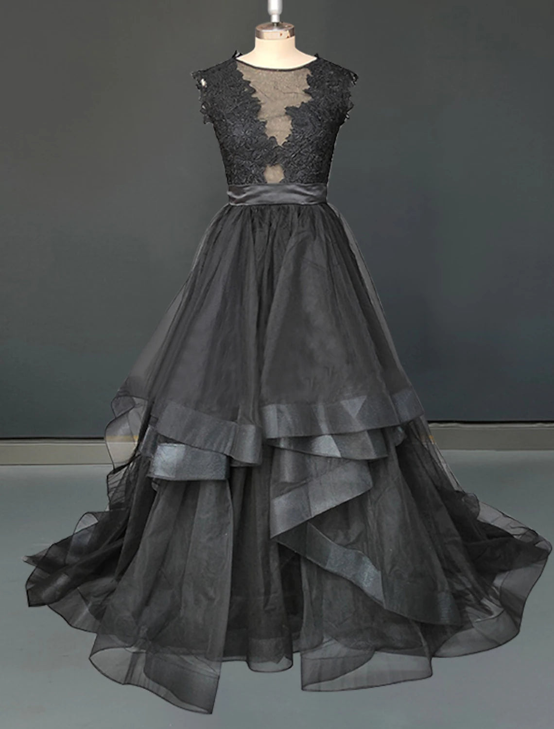 wholesale  Engagement Gothic Black Wedding Dresses Formal Fall A-Line Illusion Neck Sleeveless Sweep / Brush Train Lace Bridal Gowns With Appliques Cascading Ruffles Summer Halloween Wedding Party