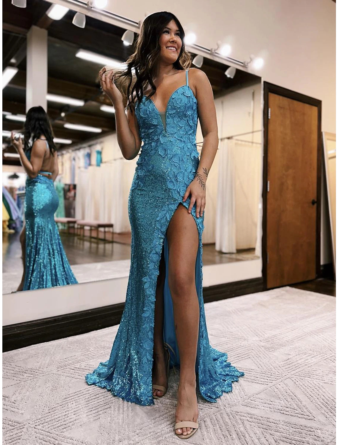 Wholesa Mermaid / Trumpet Prom Dresses Sparkle & Shine Dress Formal Wedding Party Sweep / Brush Train Sleeveless V Neck Sequined Backless with Sequin Appliques