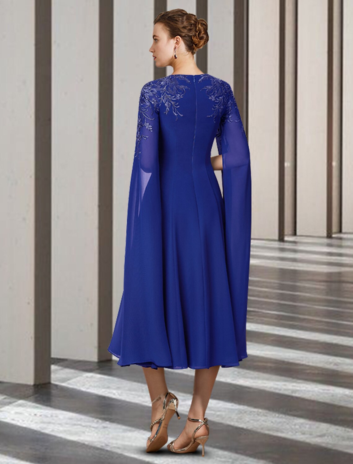 wholesale  A-Line Mother of the Bride Dress Elegant Jewel Neck Tea Length Chiffon Lace Sleeveless with Appliques