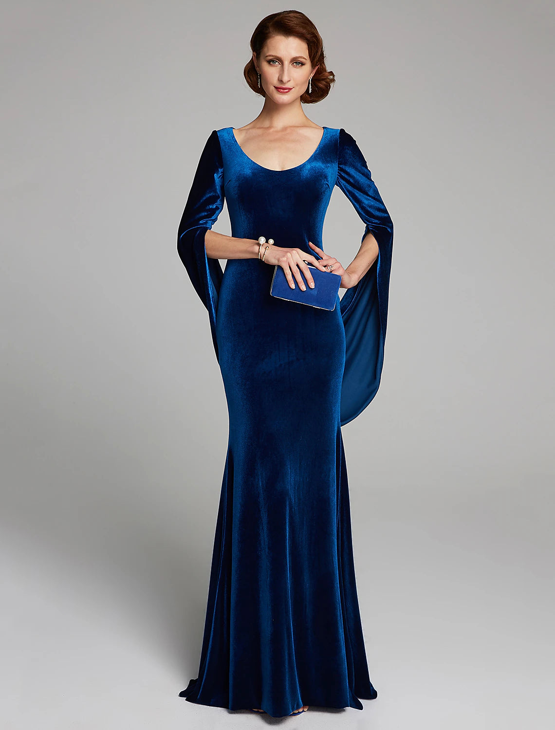 wholesale  Mermaid / Trumpet Mother of the Bride Dress Vintage Plus Size Sexy Scoop Neck Sweep / Brush Train Velvet Long Sleeve with Pleats