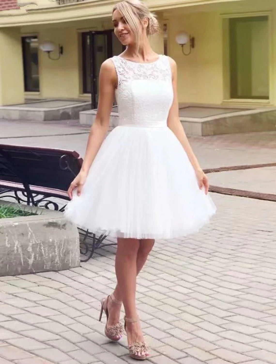 wholesale  Reception Little White Dresses Wedding Dresses A-Line Scoop Neck Sleeveless Knee Length Lace Bridal Gowns With Appliques Solid Color