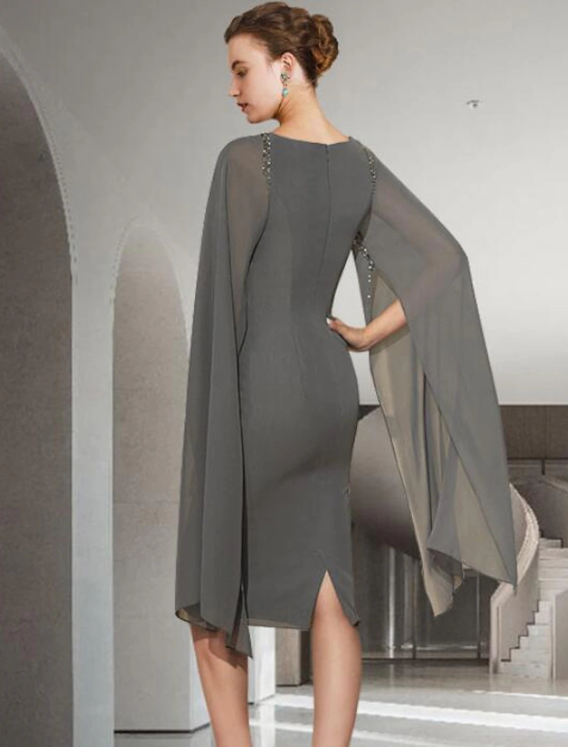 wholesale   Sheath / Column Mother of the Bride Dress Elegant Jewel Neck Knee Length Chiffon Long Sleeve with Beading