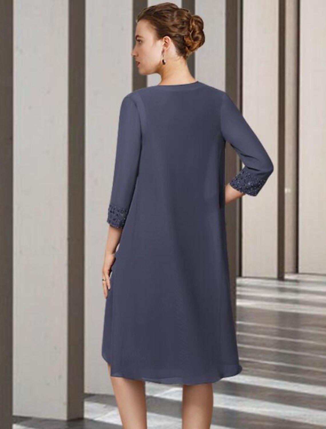 wholesale  Two Piece Sheath / Column Mother of the Bride Dress Elegant Jewel Neck Knee Length Chiffon Sleeveless with Beading