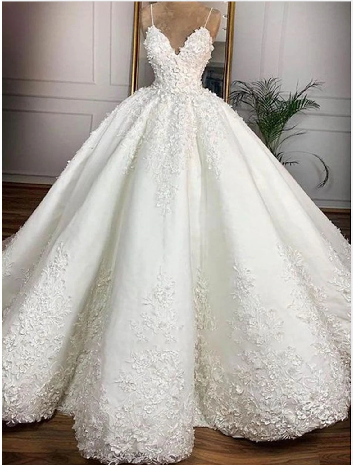 wholesale  Engagement Formal Wedding Dresses Ball Gown Sweetheart Camisole Spaghetti Strap Floor Length Satin Bridal Gowns With Appliques