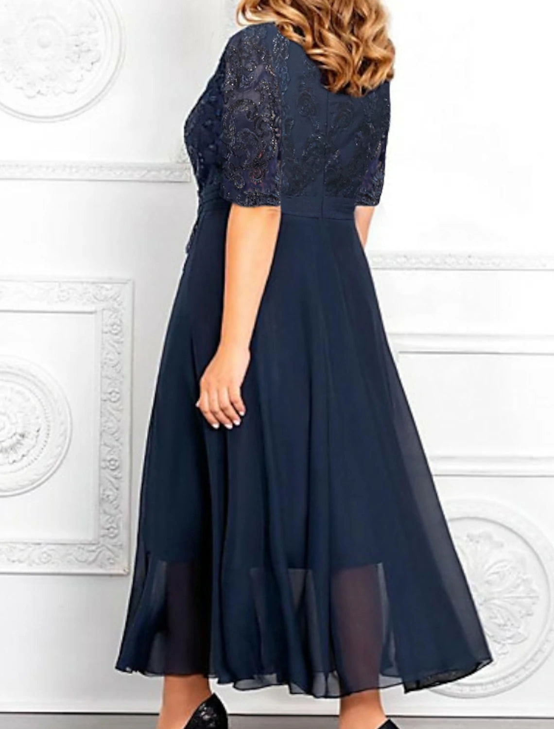 wholesale  A-Line Mother of the Bride Dress Plus Size Elegant V Neck Ankle Length Chiffon Sequined Half Sleeve with Appliques