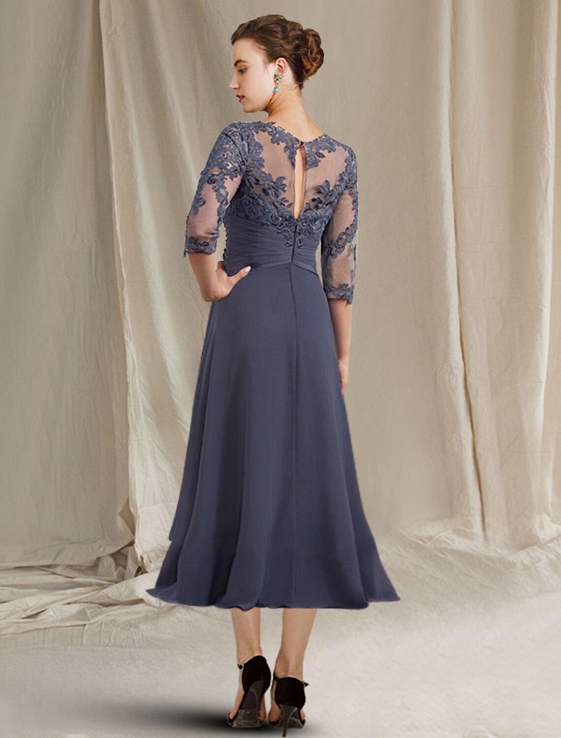 wholesale  A-Line Mother of the Bride Dress Plus Size Elegant Jewel Neck Tea Length Chiffon Lace 3/4 Length Sleeve with Pleats Appliques