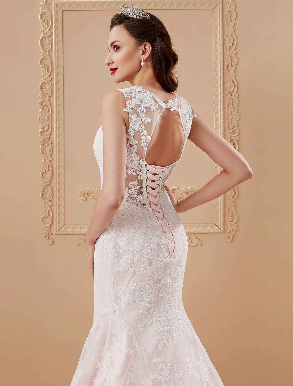 Wholesa Mermaid / Trumpet Plunging Neckline Court Train Lace Tulle Wedding Dress with Appliques