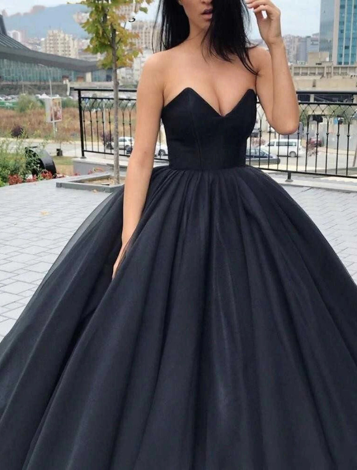 wholesale  Engagement Gothic Black Wedding Dresses Formal Ball Gown Sweetheart Strapless Floor Length Satin Bridal Gowns With Draping 2023 Summer Fall Halloween Wedding Party