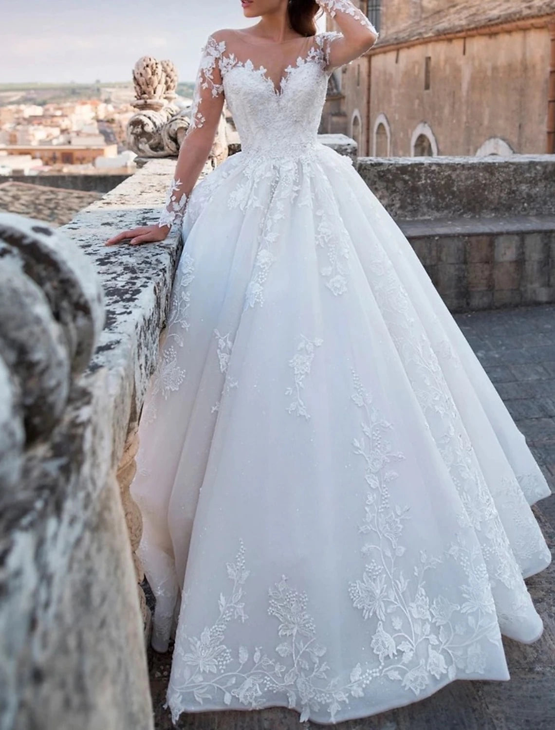 wholesale  Engagement Sexy Fall Formal Wedding Dresses Ball Gown V Neck Long Sleeve Chapel Train Lace Bridal Gowns With Appliques