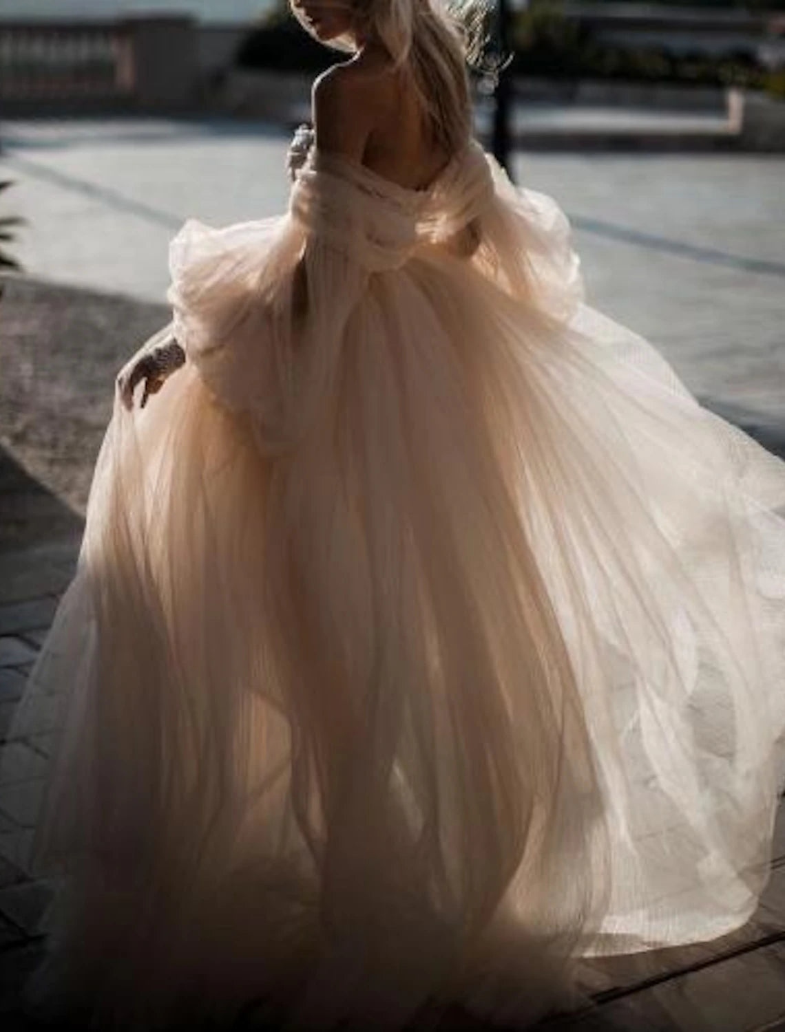 Wholesa Beach Boho Wedding Dresses A-Line Off Shoulder Long Sleeve Court Train Lace Bridal Gowns With Pleats Appliques