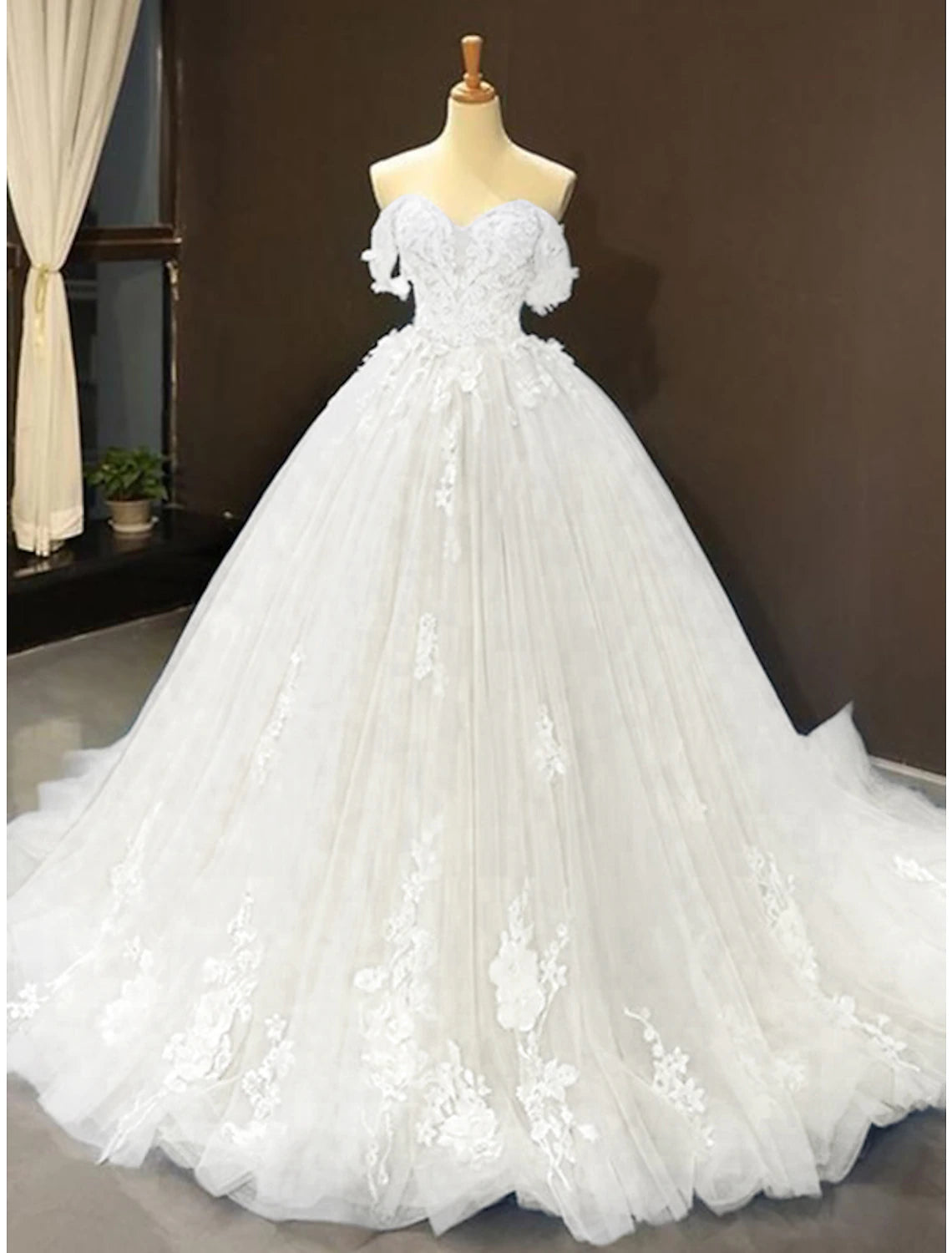 wholesale  Ball Gown Prom Dresses Floral Wedding Dress Court Train Short Sleeve Sweetheart Lace with Pleats Appliques