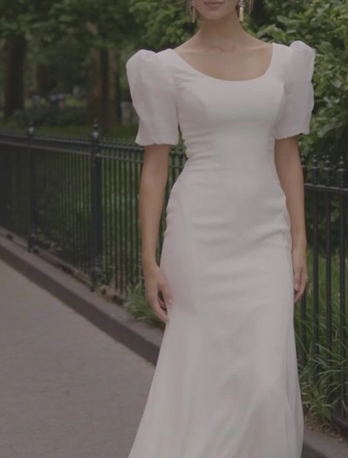 wholesale  Hall Casual Fall Wedding Dresses Mermaid / Trumpet Scoop Neck Short Sleeve Court Train Satin Bridal Gowns With Solid Color