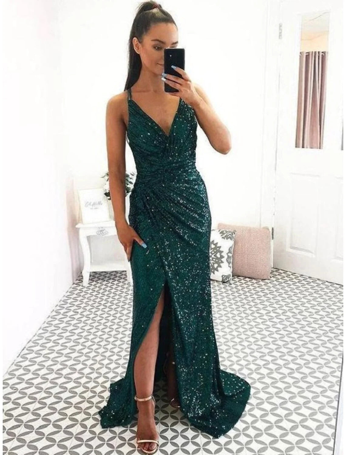 Wholesa Mermaid / Trumpet Sheath / Column Prom Dresses Sexy Dress Party Wear Sweep / Brush Train Sleeveless V Neck Sequined Backless with Sequin Slit
