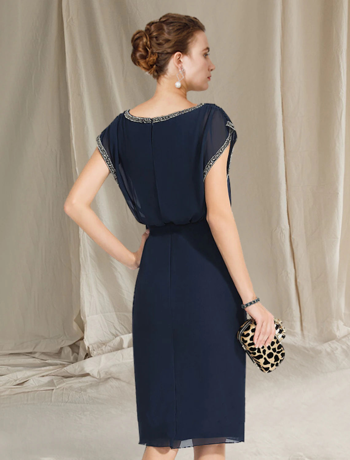 wholesale   Sheath / Column Mother of the Bride Dress Plus Size Elegant Jewel Neck Knee Length Chiffon Cap Sleeve with Beading