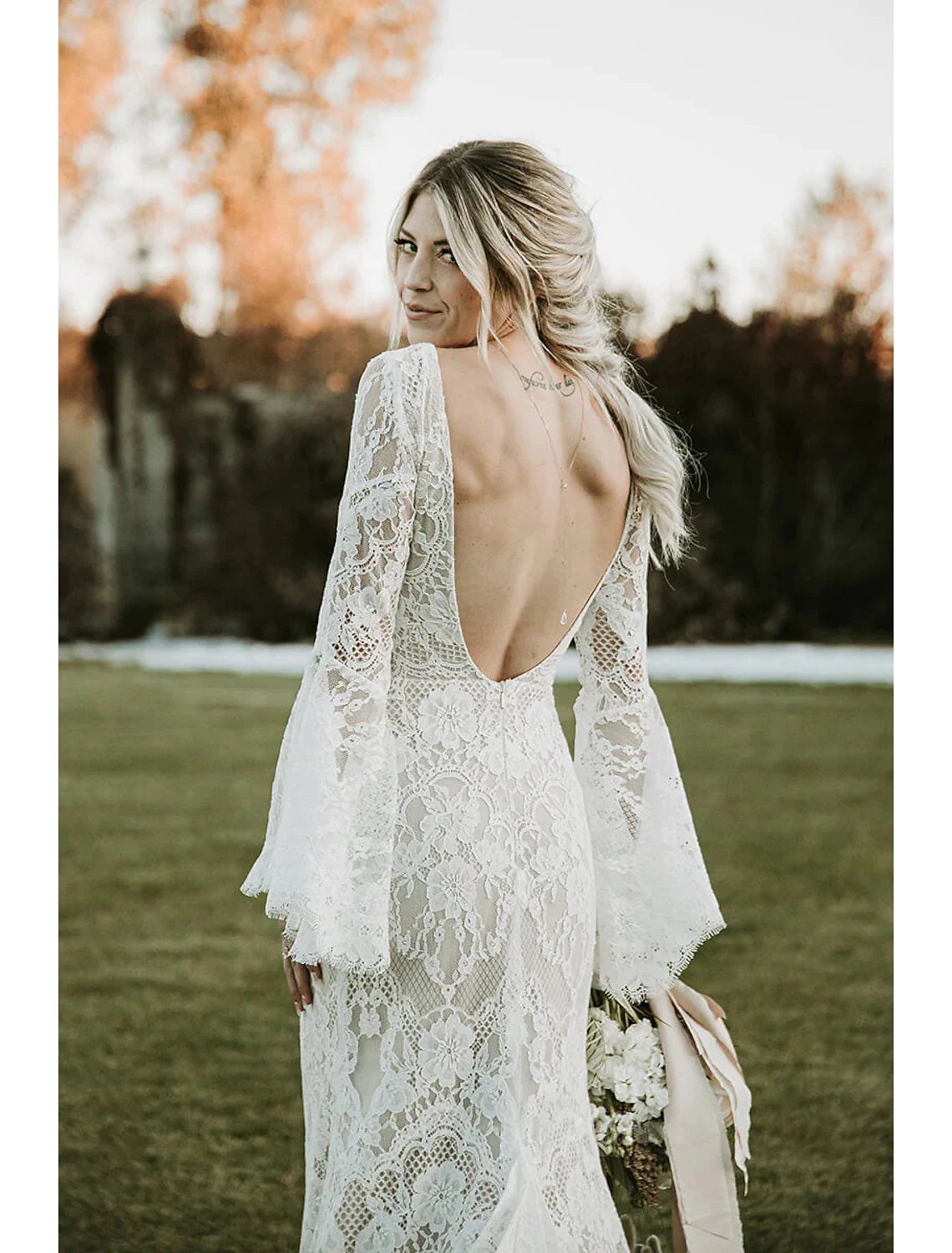 wholesale  Beach Boho Wedding Dresses Mermaid / Trumpet V Neck Long Sleeve Court Train Lace Bridal Gowns With Appliques Solid Color