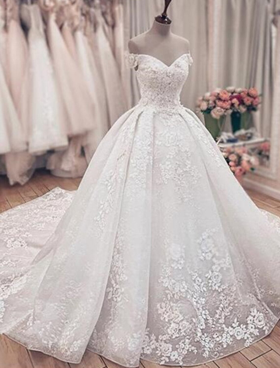 wholesale  Engagement Formal Wedding Dresses Ball Gown Off Shoulder Cap Sleeve Chapel Train Lace Bridal Gowns With Appliques Summer Fall Wedding Party