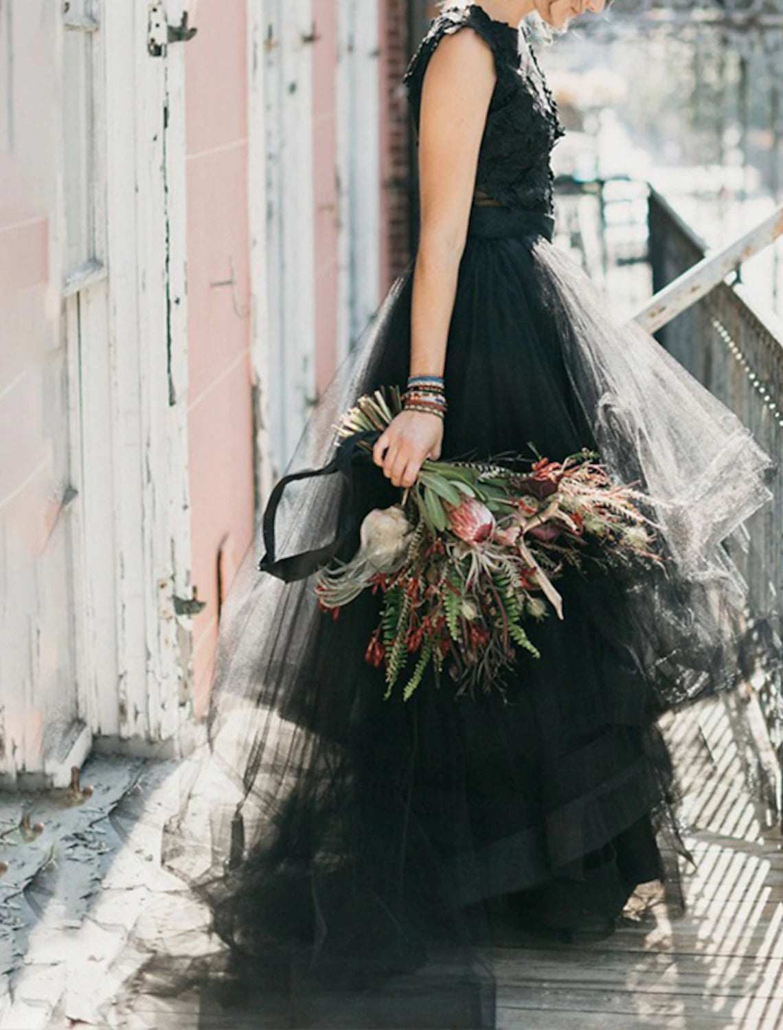 wholesale  Engagement Gothic Black Wedding Dresses Formal Fall A-Line Illusion Neck Sleeveless Sweep / Brush Train Lace Bridal Gowns With Appliques Cascading Ruffles Summer Halloween Wedding Party