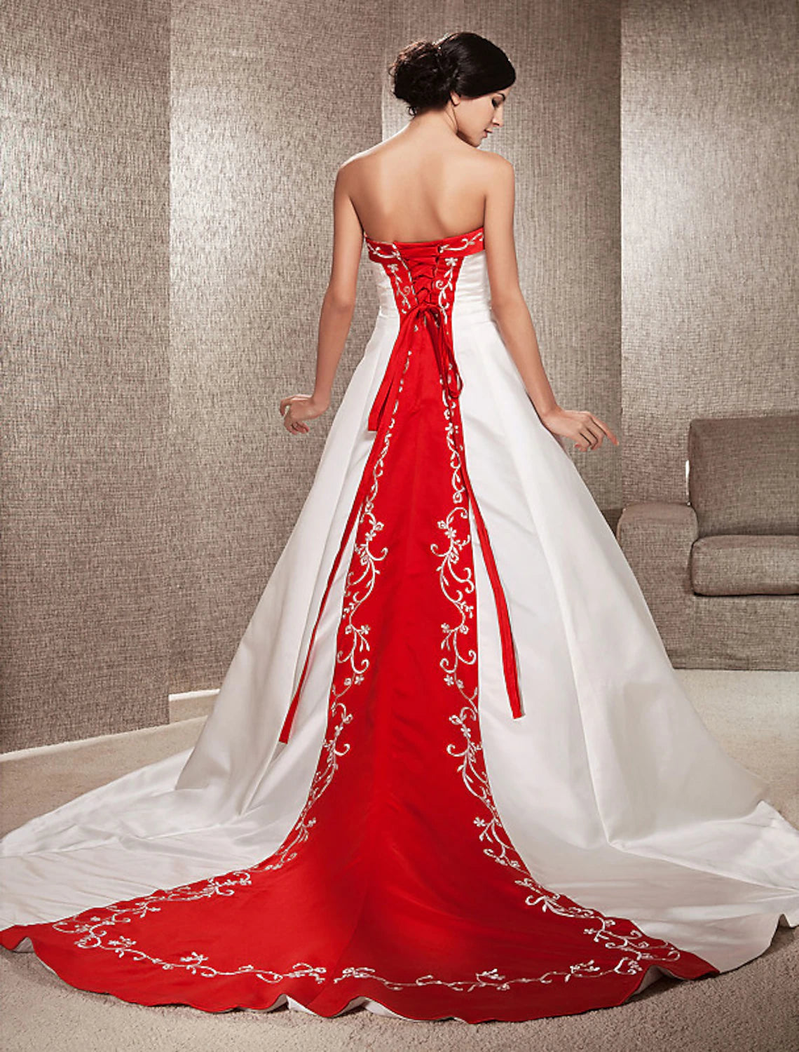 wholesale  Open Back Wedding Dresses Sweep / Brush Train Ball Gown Strapless Strapless Satin With Embroidery Appliques