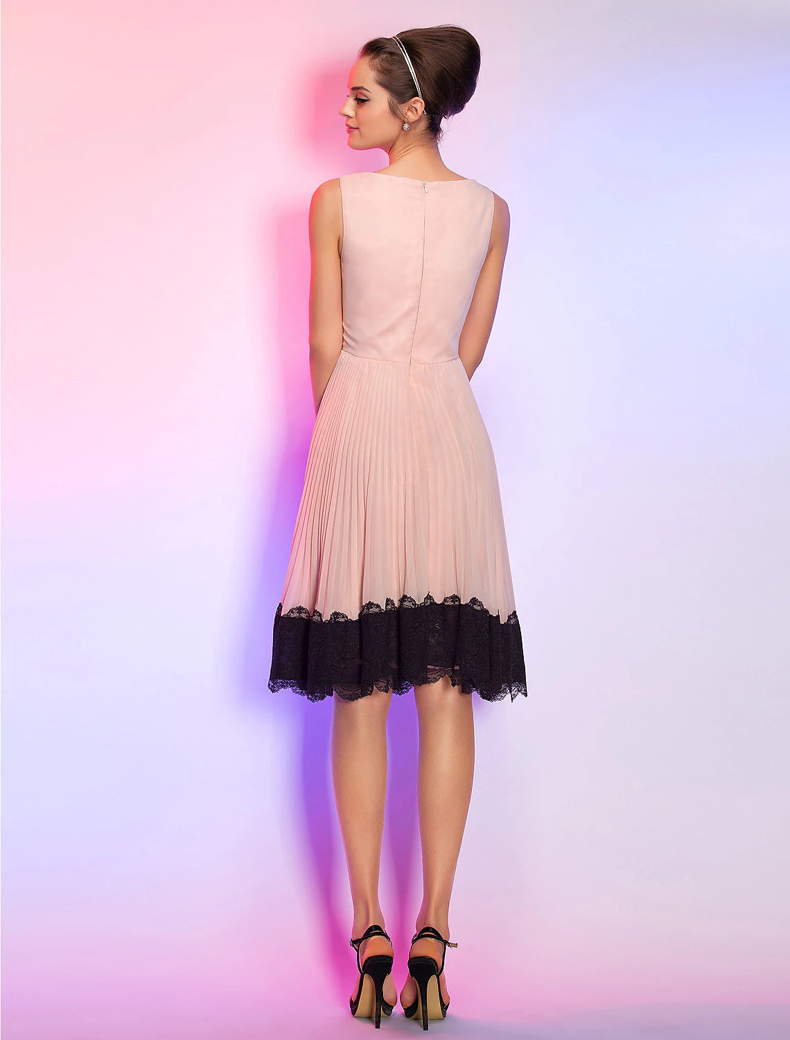 Wholesa A-Line Vintage Dress Homecoming Graduation Knee Length Sleeveless Boat Neck Pink Dress Chiffon with Lace Insert