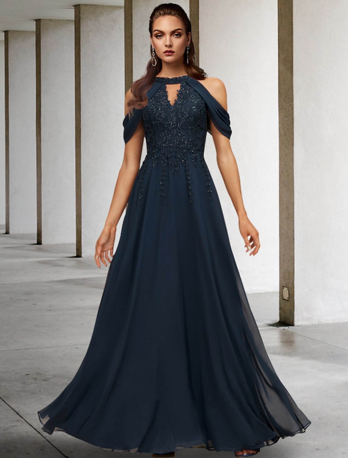 wholesale  A-Line Mother of the Bride Dress Wedding Guest Plus Size Elegant Halter Neck Floor Length Lace Tulle Sequined Sleeveless with Sequin Appliques Fall