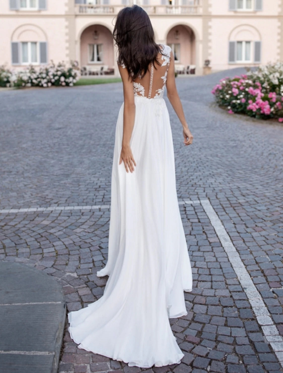 wholesale  Beach Open Back Wedding Dresses A-Line Illusion Neck Cap Sleeve Sweep / Brush Train Chiffon Bridal Gowns With Appliques Split Front