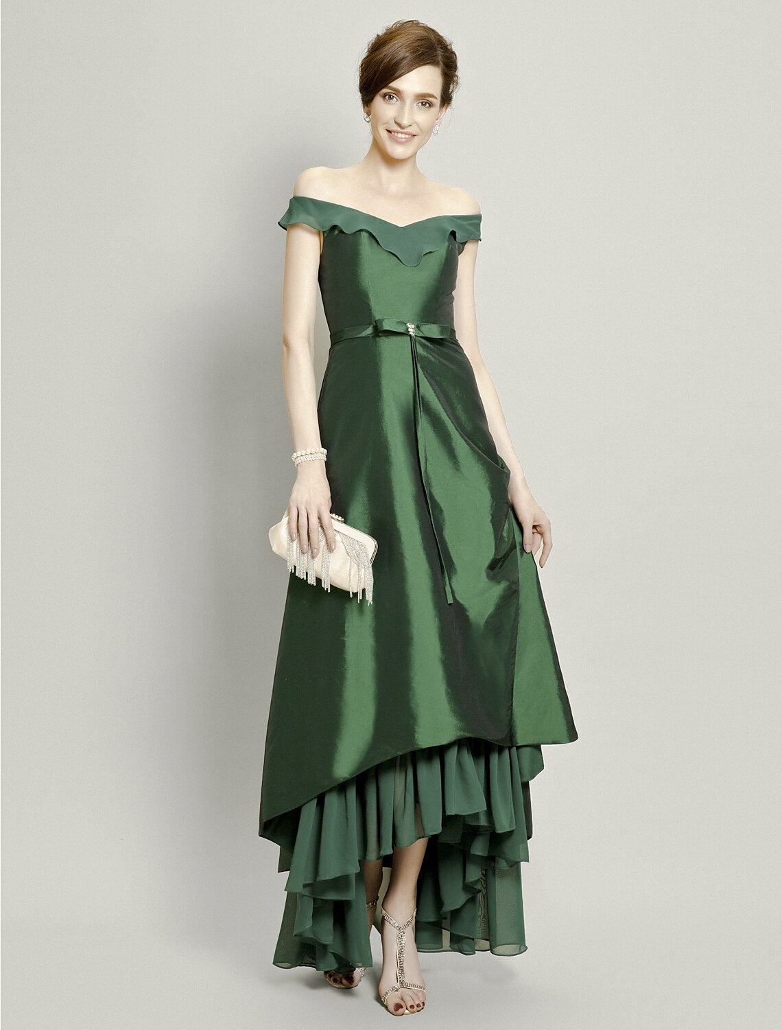 wholesale  A-Line Mother of the Bride Dress Elegant High Low Off Shoulder Asymmetrical Chiffon Taffeta Short Sleeve with Pick Up Skirt Bow(s) Beading