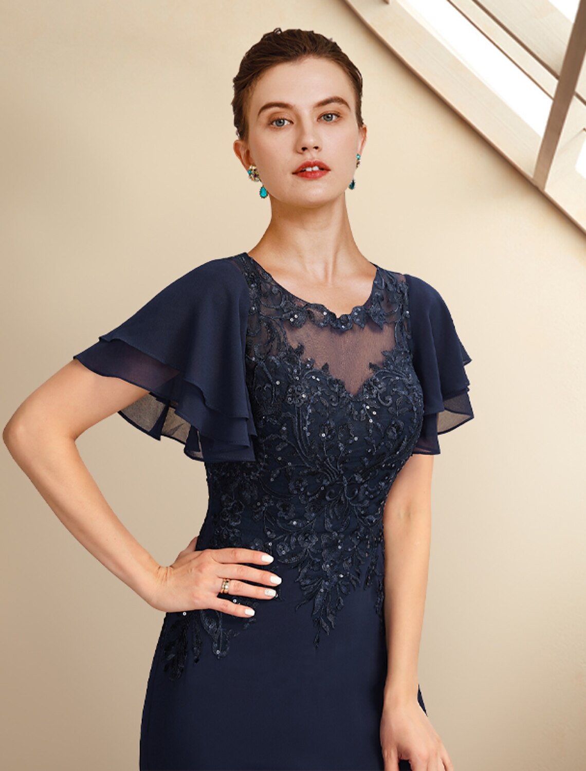 wholesale  A-Line Mother of the Bride Dress Plus Size Elegant Jewel Neck Floor Length Chiffon Lace Short Sleeve with Sequin Appliques