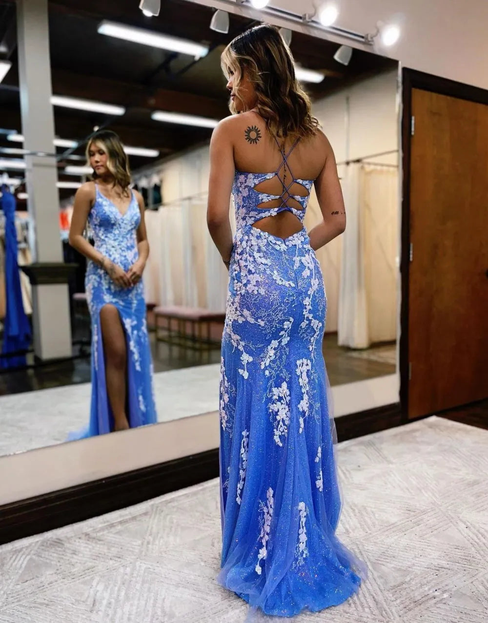 Wholesa Mermaid V Neck Appliques Prom Dress