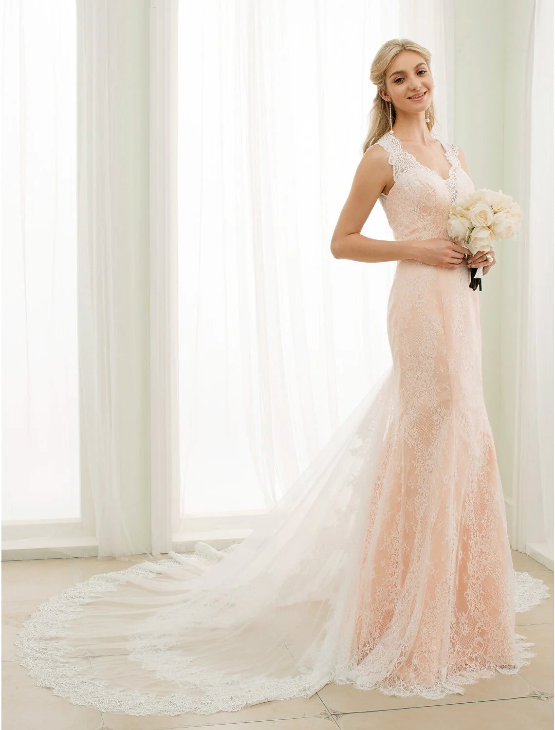 Wholesa Hall Wedding Dresses Mermaid / Trumpet Plunging Neck Sleeveless Chapel Train Lace Bridal Gowns With Buttons Appliques