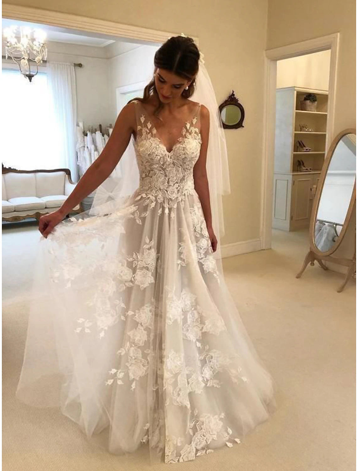 wholesale  Beach Boho Wedding Dresses A-Line V Neck Sleeveless Sweep / Brush Train Lace Bridal Gowns With Appliques Summer Fall Wedding Party