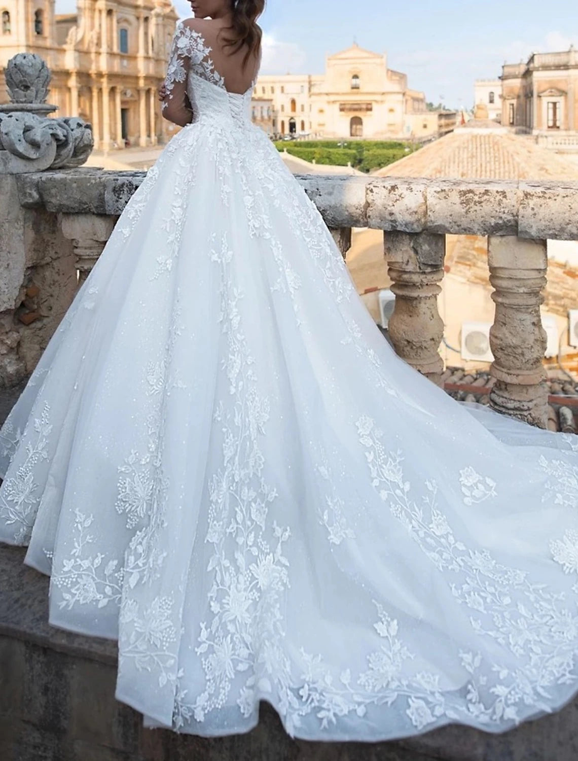 wholesale  Engagement Sexy Fall Formal Wedding Dresses Ball Gown V Neck Long Sleeve Chapel Train Lace Bridal Gowns With Appliques