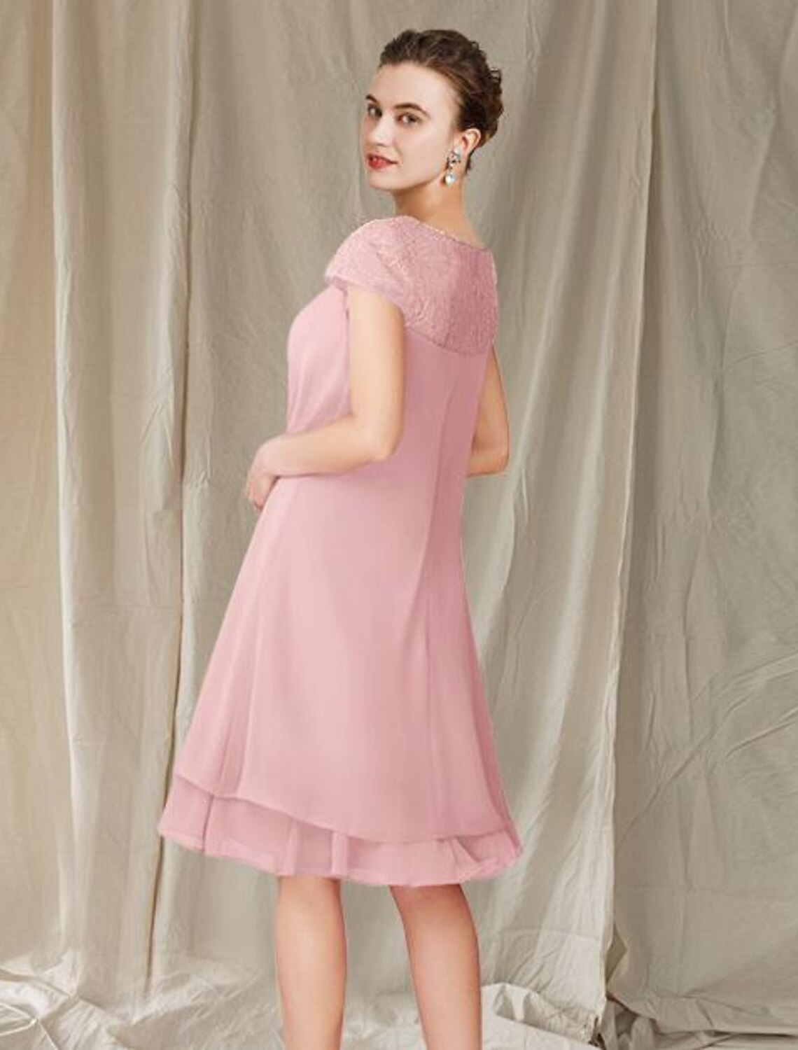 wholesale  A-Line Mother of the Bride Dress Elegant Jewel Neck Knee Length Chiffon Lace Short Sleeve with Pleats