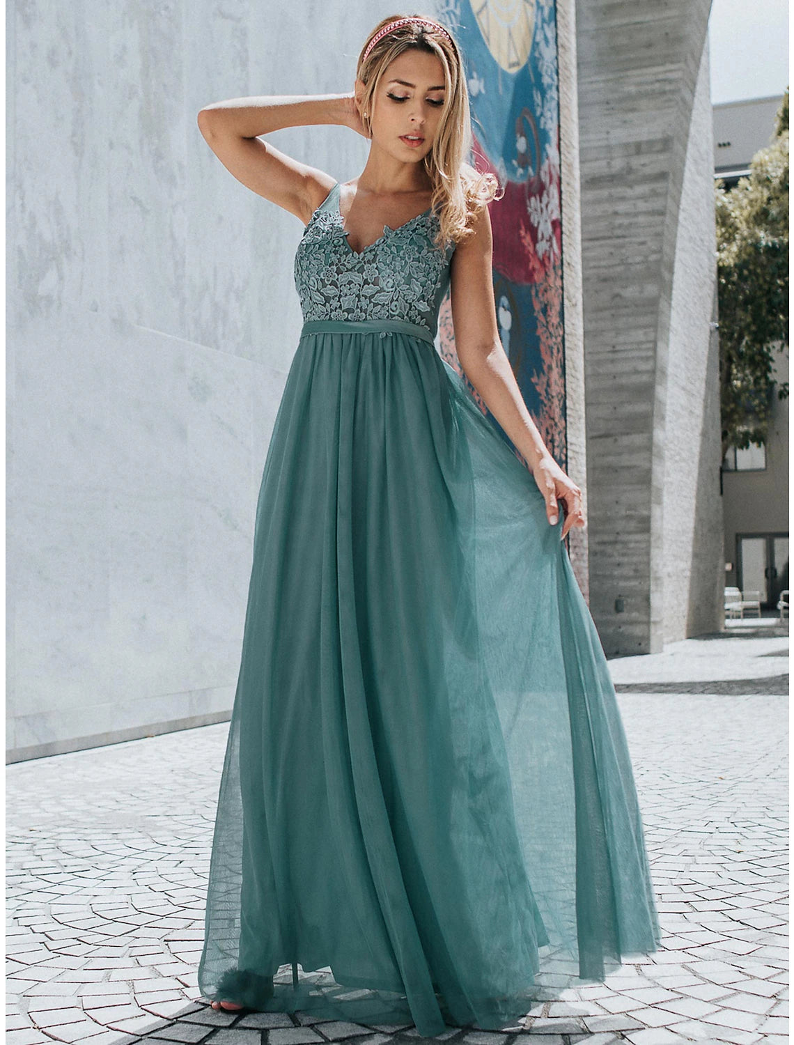 Wholesa A-Line Empire Holiday Prom Dress V Neck V Back Sleeveless Floor Length Chiffon with Appliques